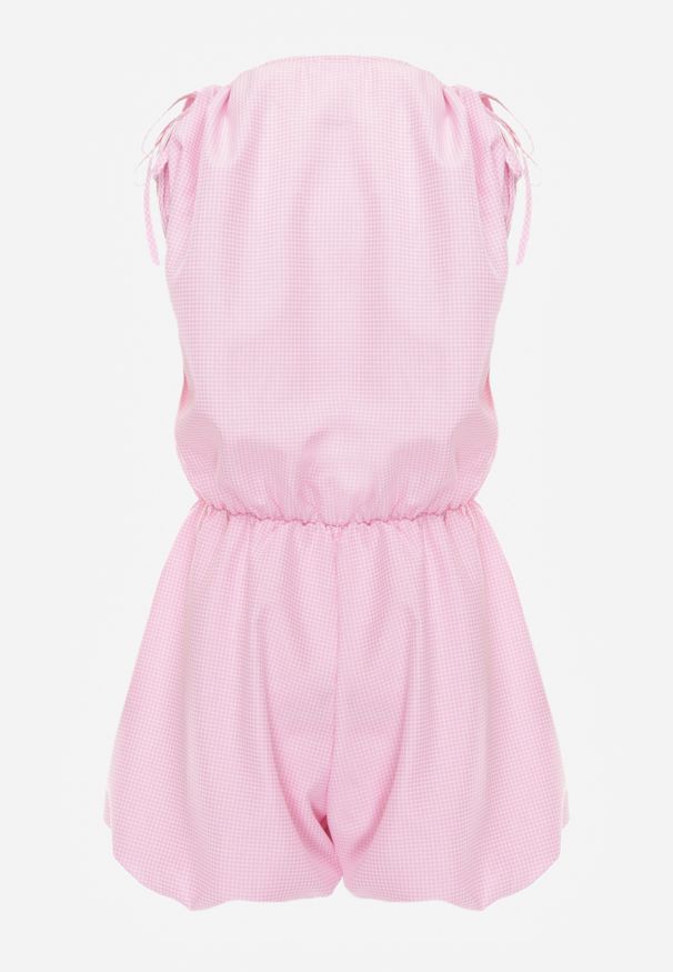 Renee - Różowy Kombinezon z Dekoltem Kopertowym Ozdobiony Wiązaniami na Ramionach Adrelure. Okazja: na co dzień. Kolor: różowy. Długość: krótkie. Wzór: aplikacja. Sezon: lato. Styl: casual