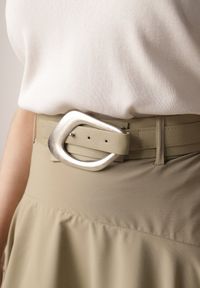 Born2be - Zielona Rozkloszowana Spódnica z Ozdobnym Paskiem i Asymetrycznym Dołem Pillen. Okazja: na co dzień, do pracy. Kolor: zielony. Materiał: skóra. Długość: długie. Styl: casual, elegancki #3