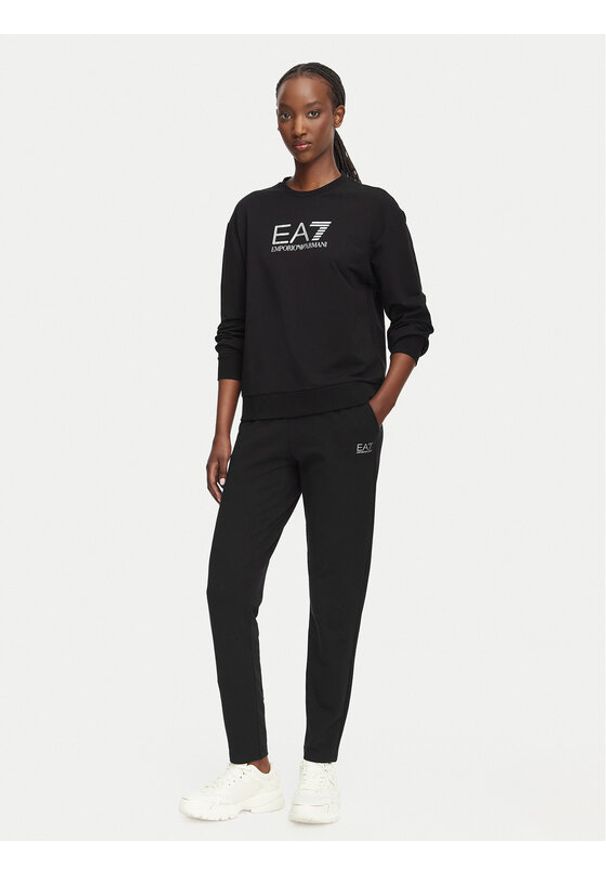 EA7 Emporio Armani Dres 7W000115 AF13135 MC026 Czarny Regular Fit. Kolor: czarny. Materiał: bawełna