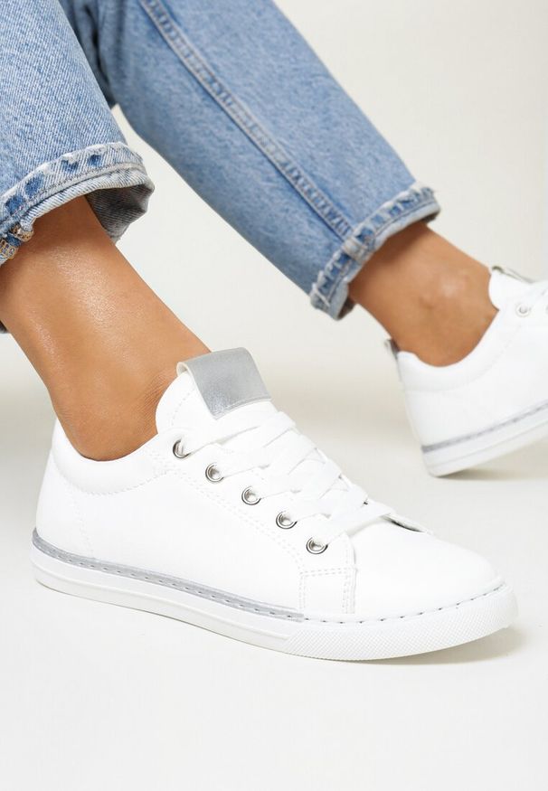 Born2be - Biało-Srebrne Sznurowane Sneakersy na Płaskiej Podeszwie Areli. Kolor: biały. Sezon: lato, wiosna. Obcas: na płaskiej podeszwie