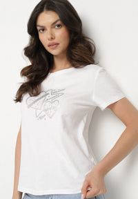 Born2be - Biały T-shirt z Bawełny z Ozdobnym Nadrukiem Noniel. Okazja: na co dzień. Kolor: biały. Materiał: bawełna. Wzór: nadruk. Styl: casual