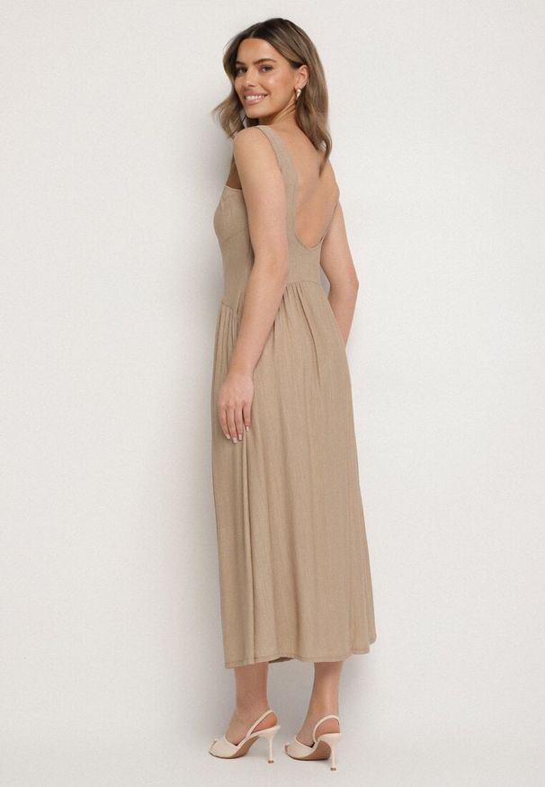 Born2be - Ciemnobeżowa Wiskozowa Sukienka o Rozkloszowanym Kroju Milareina. Okazja: na co dzień. Kolor: beżowy. Materiał: wiskoza. Długość rękawa: długi rękaw. Wzór: aplikacja. Typ sukienki: rozkloszowane. Styl: casual, elegancki