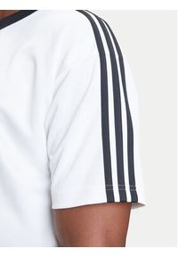 Adidas - adidas T-Shirt adicolor Jacquard JW5877 Biały Loose Fit. Kolor: biały. Materiał: syntetyk #5