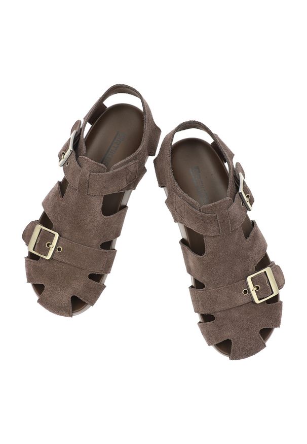 Sandały damskie Artiker, cholewka ze skóry naturalnej zamszowej ażurowa konstrukcja z wycięciami, brązowe, 58C0551. Okazja: na co dzień, na spacer. Zapięcie: klamry. Kolor: brązowy. Materiał: skóra, zamsz. Wzór: ażurowy. Sezon: lato. Styl: casual