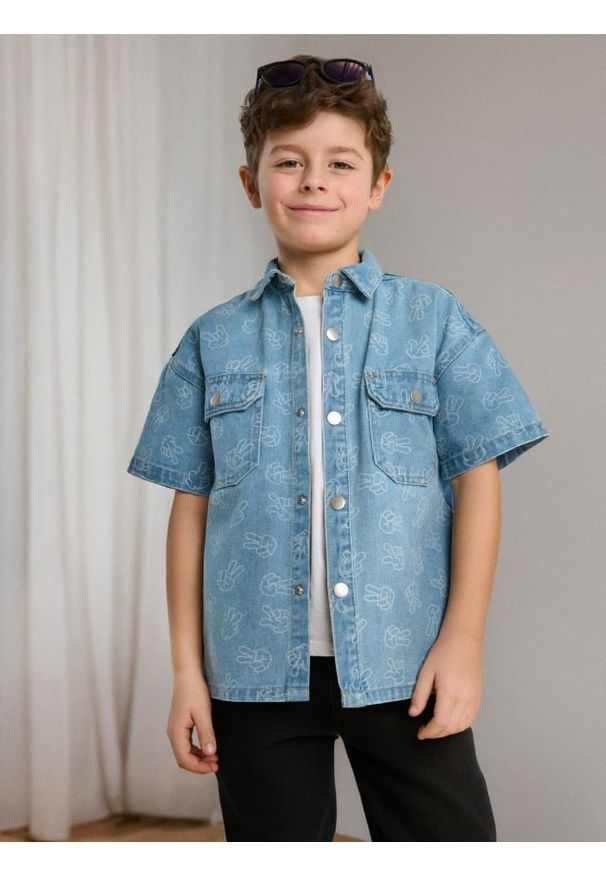 Sinsay - Koszula jeansowa z krótkim rękawem - niebieski. Kolor: niebieski. Materiał: jeans. Długość rękawa: krótki rękaw. Długość: krótkie
