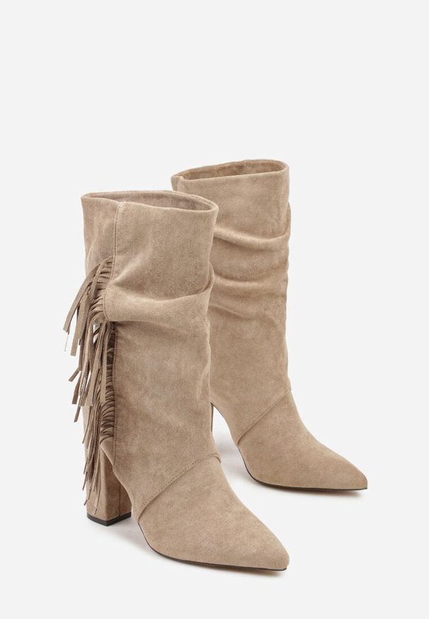 Born2be - Ciemnobeżowe Botki w Stylu Kowbojek na Obcasie Ozdobione Frędzlami Reitania. Okazja: na co dzień. Kolor: beżowy. Materiał: jeans. Wzór: aplikacja. Obcas: na obcasie. Styl: klasyczny, casual. Wysokość obcasa: średni