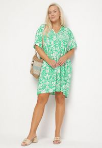 Born2be - Zielona Pudełkowa Sukienka z Wiskozy w Kwiaty z Guzikami Liramiree. Okazja: na co dzień, na spacer, na imprezę. Kolor: zielony. Materiał: wiskoza. Wzór: kwiaty. Typ sukienki: proste. Styl: klasyczny, casual, elegancki #6
