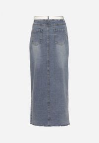 Born2be - Niebieska Ołówkowa Spódnica Jeansowa z Rozcięciem z Przodu Limirea. Okazja: na co dzień. Kolor: niebieski. Materiał: jeans. Styl: casual #3