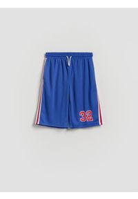 Reserved - Sportowe szorty - niebieski. Kolor: niebieski. Materiał: dzianina. Styl: sportowy #1