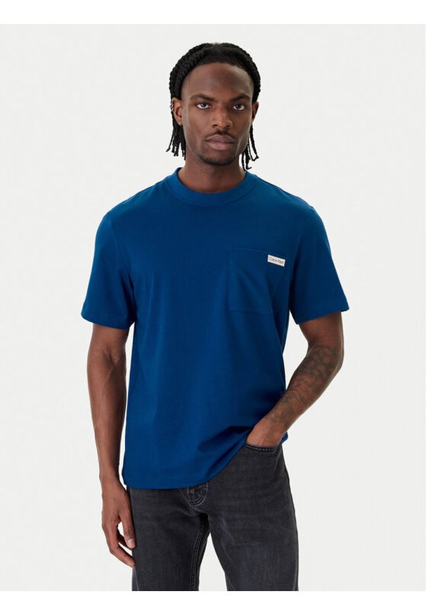 Calvin Klein Jeans T-Shirt LV04RF280G Niebieski Regular Fit. Kolor: niebieski. Materiał: bawełna