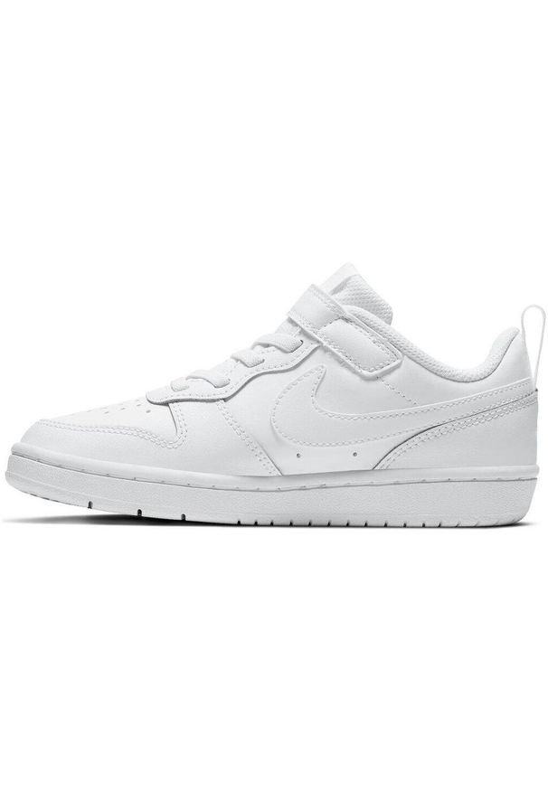 Buty Dziecięce Nike Court Borough Low 2 (PSV). Okazja: na co dzień. Zapięcie: rzepy. Kolor: biały. Materiał: skóra. Model: Nike Court. Sport: turystyka piesza