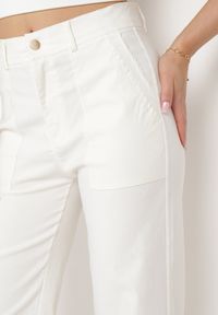 Born2be - Białe Spodnie z Szerokimi Nogawkami i Naszytymi Kieszeniami Annervea. Okazja: na co dzień. Kolor: biały. Wzór: aplikacja. Styl: casual, elegancki #6