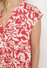 Born2be - Czerwona Bawełniana Sukienka o Kroju Oversize w Ornamentny Wzór Izelona. Okazja: na co dzień. Kolor: czerwony. Materiał: bawełna. Typ sukienki: oversize. Styl: casual, klasyczny #6