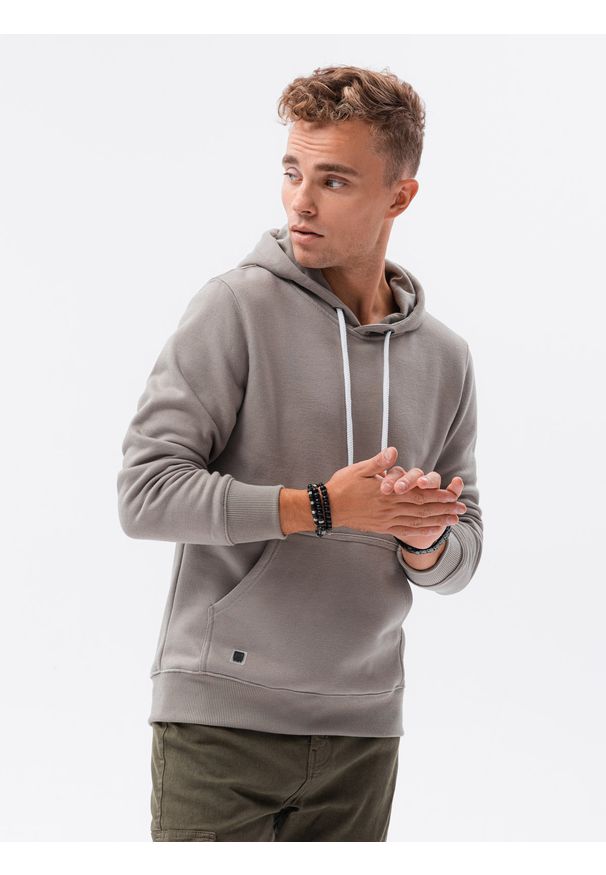 Ombre Clothing - Bluza męska z kapturem BASIC - ciepłoszara V18. Typ kołnierza: kaptur. Kolor: szary. Materiał: bawełna, poliester. Styl: klasyczny