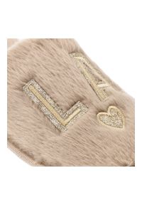 Beżowe Kapcie Vinceza Domowe Obuwie Damskie. Okazja: do domu. Kolor: beżowy. Materiał: materiał. Wzór: nadruk. Styl: casual, klasyczny, wizytowy #4