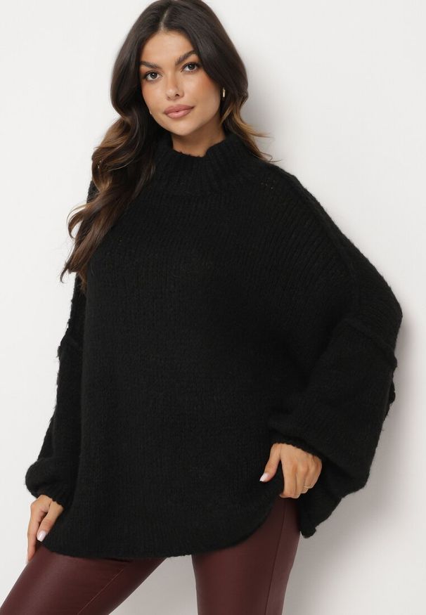 Born2be - Czarny Golf z Wełną o Kroju Oversize Avalentirae. Okazja: na co dzień. Typ kołnierza: golf. Kolor: czarny. Materiał: wełna. Długość: długie. Wzór: gładki. Sezon: zima. Styl: casual