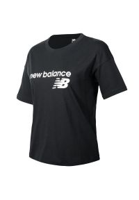 Koszulka New Balance WT03805BK - czarna. Kolor: czarny. Materiał: bawełna, tkanina. Długość rękawa: krótki rękaw. Długość: krótkie. Wzór: napisy