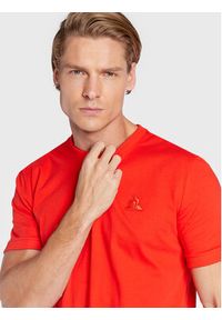 Le Coq Sportif T-Shirt 2210828 Czerwony Regular Fit. Kolor: czerwony. Materiał: bawełna #4