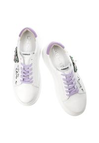 CheBello - Białe Sneakersy Chebello Damskie Stylowe Obuwie. Kolor: biały. Materiał: skóra. Szerokość cholewki: normalna. Wzór: aplikacja. Obcas: na obcasie. Styl: elegancki. Wysokość obcasa: średni #6