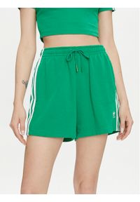 Adidas - adidas Szorty sportowe 3-Stripes IP0697 Zielony Loose Fit. Kolor: zielony. Materiał: bawełna