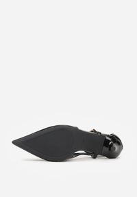 Renee - Czarne Szpilki Lakierowane z Wycięciami Fyriana. Zapięcie: sprzączka. Kolor: czarny. Materiał: lakier. Wzór: aplikacja. Sezon: jesień. Obcas: na szpilce. Styl: elegancki. Wysokość obcasa: średni #5