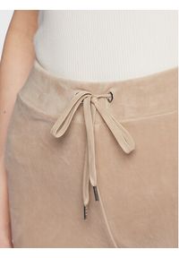 Gina Tricot Spodnie dresowe Melinda 18218 Beżowy Regular Fit. Kolor: beżowy. Materiał: dresówka, syntetyk #4