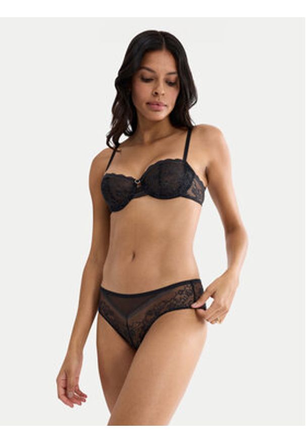 Triumph Figi klasyczne Comfort Allure 10226444 Czarny. Kolor: czarny. Materiał: syntetyk