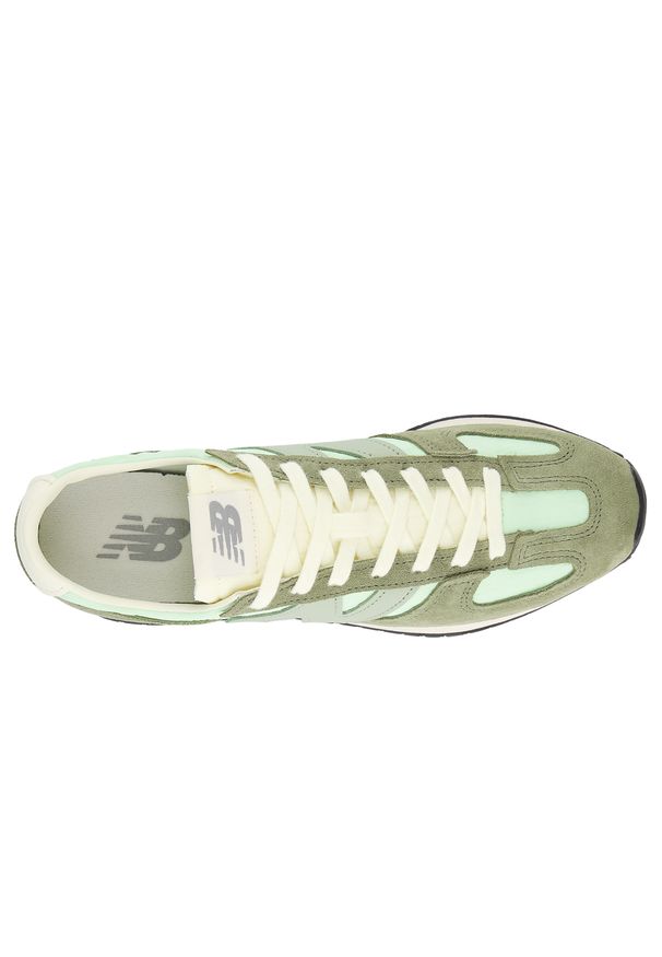 Buty unisex New Balance U471AP – zielone. Kolor: zielony. Materiał: zamsz. Szerokość cholewki: normalna. Wzór: jodełka. Sezon: lato
