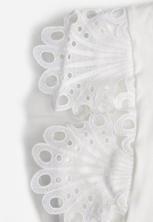 Renee - Biały Top z Bawełny z Ozdobną Koronką Adexis. Kolor: biały. Materiał: bawełna, koronka. Wzór: koronka. Sezon: wiosna, lato