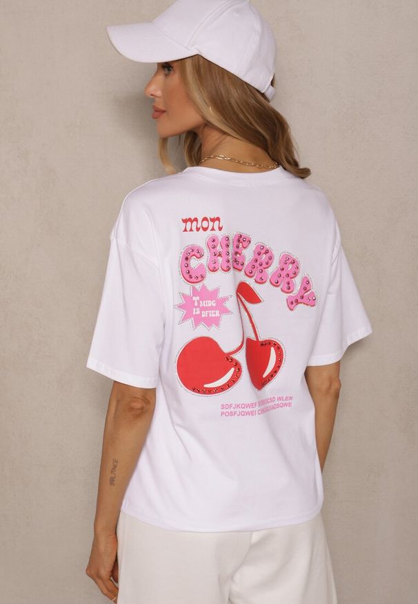 Renee - Biały T-shirt z Bawełną Wzorem Wiśni i Cyrkoniami Linavella. Okazja: na co dzień. Kolor: biały. Materiał: bawełna. Styl: elegancki, casual