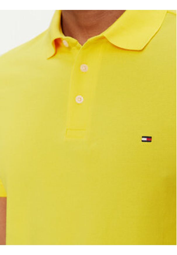 TOMMY HILFIGER - Tommy Hilfiger Polo 1985 MW0MW17771 Żółty Slim Fit. Typ kołnierza: polo. Kolor: żółty. Materiał: bawełna