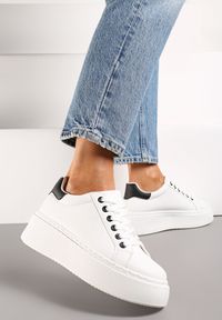 Born2be - Biało-Czarne Sneakersy na Platformie Rilame. Nosek buta: okrągły. Zapięcie: sznurówki. Kolor: biały. Materiał: materiał. Obcas: na platformie. Wysokość obcasa: niski #3