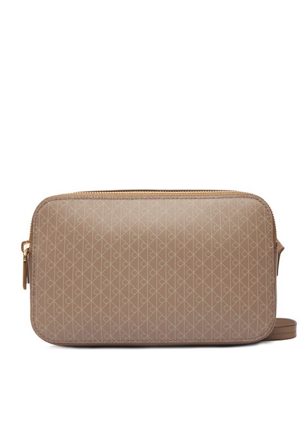 Calvin Klein Torebka Emblem Aop Elongated Camera Bag LV04F3268G Beżowy. Kolor: beżowy. Materiał: skórzane