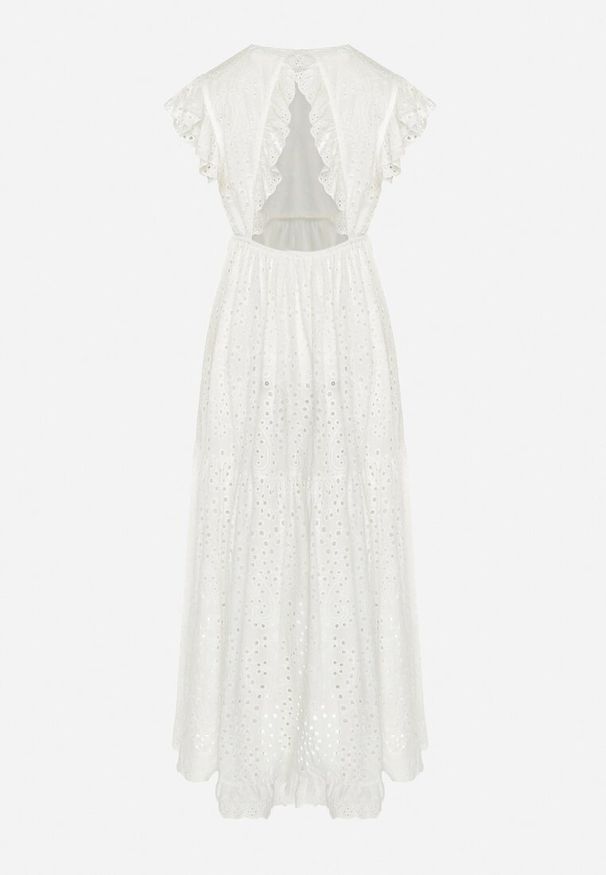 Born2be - Biała Bawełniana Sukienka Ozdobiona Haftem i Falbankami Przy Ramionach Celestis. Typ kołnierza: kołnierz z falbankami. Kolor: biały. Materiał: bawełna. Wzór: haft, aplikacja. Sezon: lato