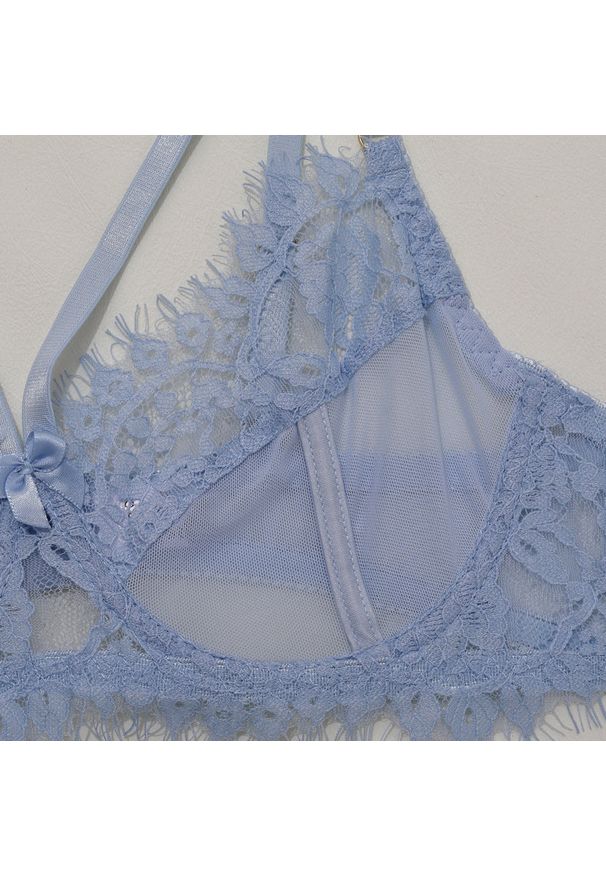 Intica - Koronkowy zestaw bielizny z pasem do pończoch na romantyczne okazje Elie. Kolor: niebieski. Materiał: koronka. Wzór: koronka