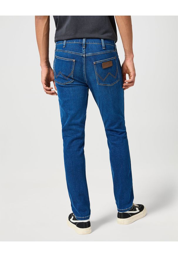 Wrangler - WRANGLER MĘSKIE SPODNIE JEANSOWE LARSTON INDIGO WAVES 112356817 W18S008808