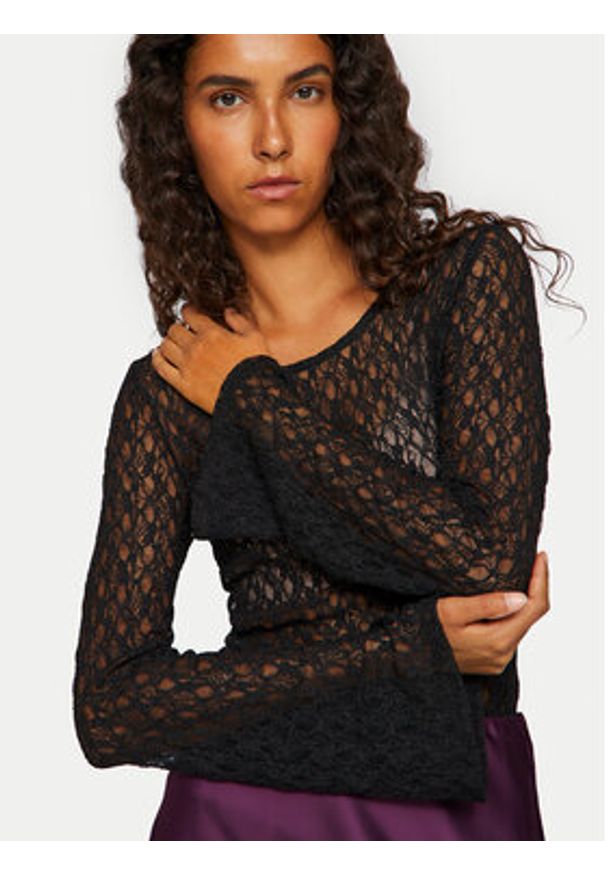 Vila Body Kaylee 14101423 Czarny Slim Fit. Kolor: czarny. Materiał: syntetyk