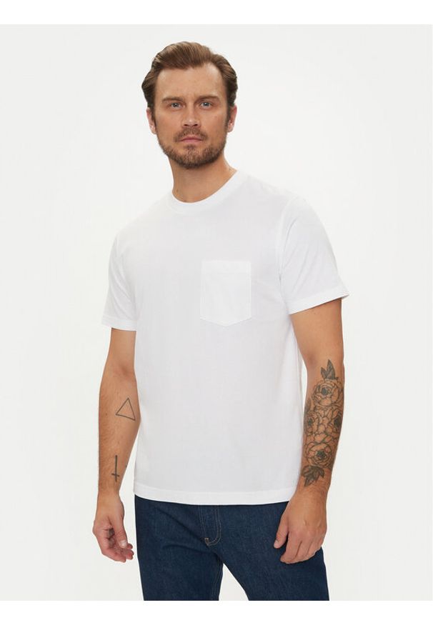 GAP - Gap T-Shirt 507947-00 Biały Regular Fit. Kolor: biały. Materiał: syntetyk, bawełna