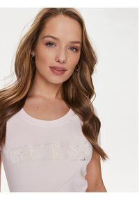 Guess T-Shirt Pony Hair W4RI45 J1314 Różowy Slim Fit. Kolor: różowy. Materiał: bawełna