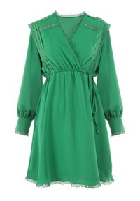 Born2be - Zielona Sukienka Hermiche. Okazja: na co dzień. Kolor: zielony. Materiał: koronka. Długość rękawa: długi rękaw. Wzór: aplikacja. Typ sukienki: kopertowe. Styl: casual, elegancki. Długość: mini #5