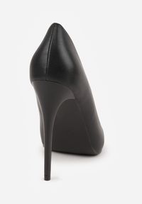 Renee - Czarne Szpilki z Ekoskóry i Szpiczastym Noskiem Caliane. Nosek buta: szpiczasty. Kolor: czarny. Obcas: na szpilce #7
