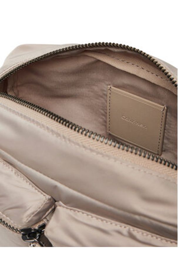 Calvin Klein Saszetka Tech Utility Camera Bag LV04G3178G Écru. Kolor: kremowy. Materiał: materiał