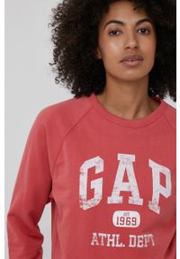 GAP bluza damska kolor różowy z nadrukiem. Kolor: różowy. Materiał: dzianina. Długość rękawa: raglanowy rękaw. Wzór: nadruk