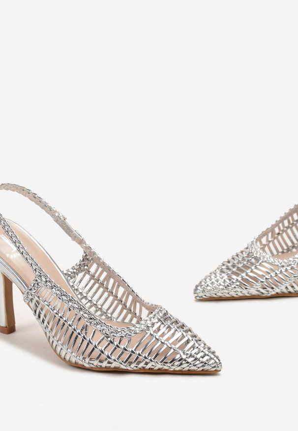 Born2be - Srebrne Czółenka na Szpilce z Plecioną Cholewką i Noskiem w Szpic Cybelia. Kolor: srebrny. Szerokość cholewki: normalna. Obcas: na szpilce