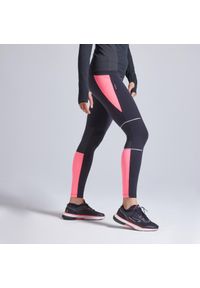 KIPRUN - Legginsy do biegania damskie Kiprun Warm ocieplane. Kolor: różowy, czarny, wielokolorowy. Materiał: elastan, poliester, materiał. Sezon: zima. Sport: bieganie, fitness