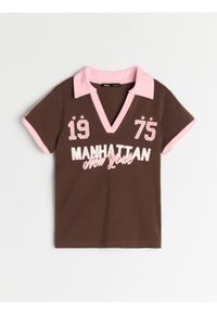 Sinsay - Bawełniana koszulka z dekoltem V - brązowy. Kolor: brązowy. Materiał: bawełna #1