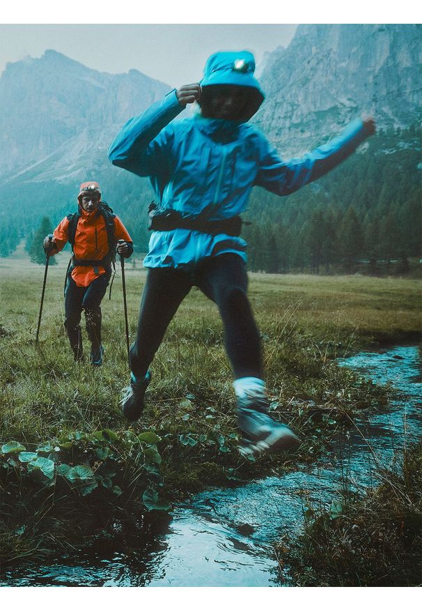 4f - 4F Kurtka trekkingowa przeciwdeszczowa membrana 20000+ damska - niebieska XS. Kolor: niebieski. Materiał: materiał. Długość rękawa: raglanowy rękaw. Technologia: Primaloft. Długość: długie. Sport: wspinaczka, turystyka piesza