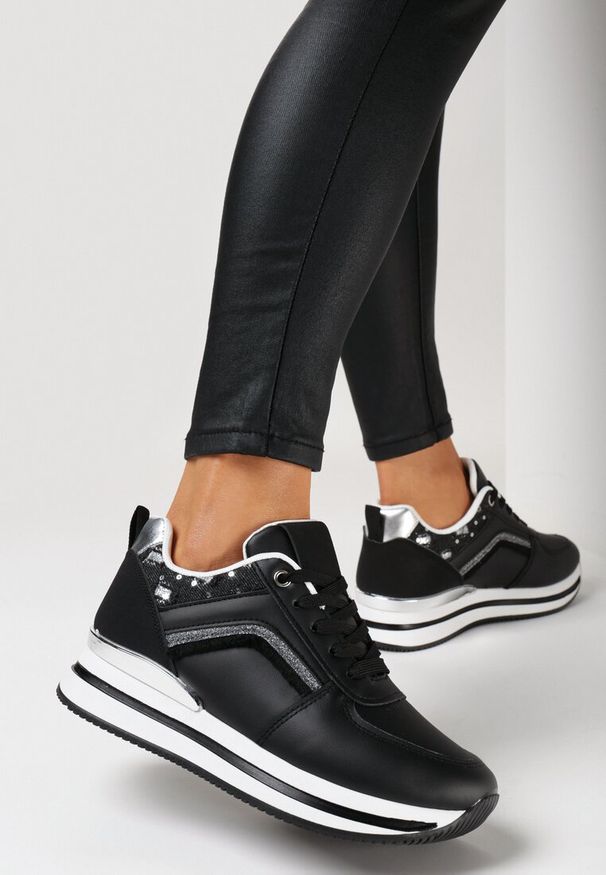 Born2be - Czarne Sznurowane Sneakersy na Płaskiej Podeszwie Zdobione Brokatem Gerine. Kolor: czarny. Materiał: materiał. Wzór: aplikacja. Obcas: na płaskiej podeszwie