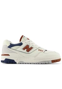 Buty New Balance BB550ESG - beżowe. Okazja: na co dzień. Kolor: beżowy. Materiał: skóra, guma. Szerokość cholewki: normalna. Sport: koszykówka, turystyka piesza