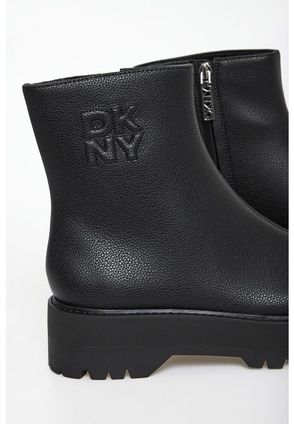 Botki damskie skórzane DKNY. Materiał: skóra
